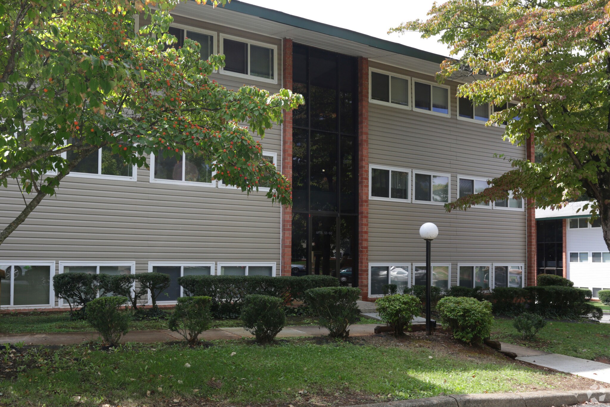 2075 Langhorne Rd, Lynchburg, VA à vendre Photo de l’immeuble– Image 1 sur 27