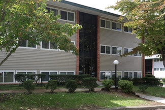 Plus de détails pour 2075 Langhorne Rd, Lynchburg, VA - Logement à vendre