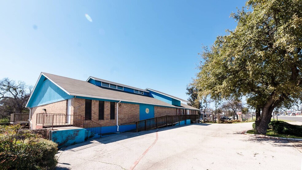 751 S Bell Blvd, Cedar Park, TX à vendre - Photo de l’immeuble – Image 2 sur 9