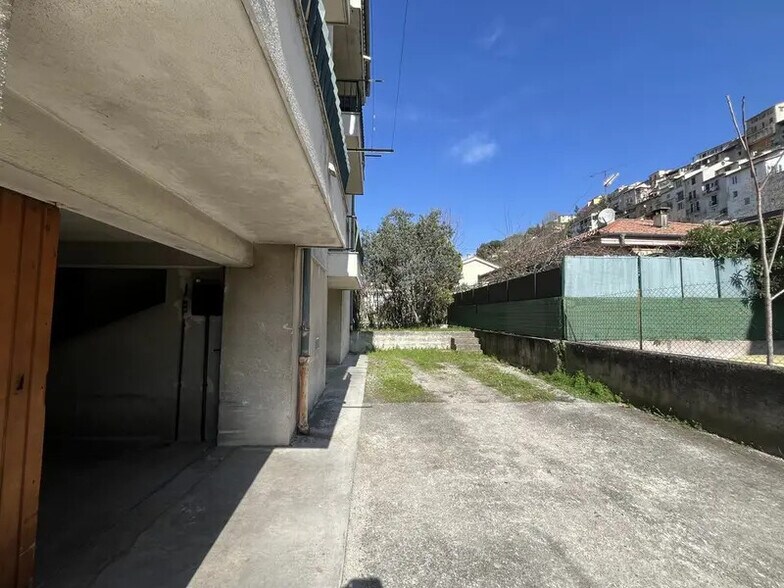 Industriel/Logistique dans Contes à vendre - Photo de l’immeuble – Image 3 sur 3