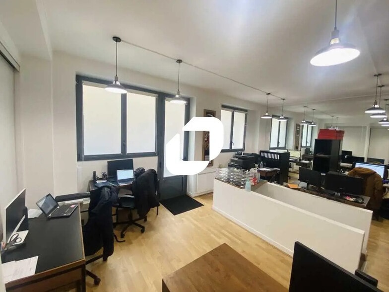 Bureau dans Paris à louer - Photo de l’immeuble – Image 2 sur 5