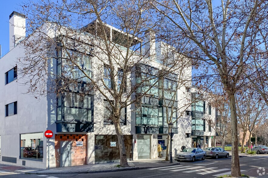 Immeuble residentiel dans Madrid, Madrid à vendre - Photo de l’immeuble – Image 1 sur 1