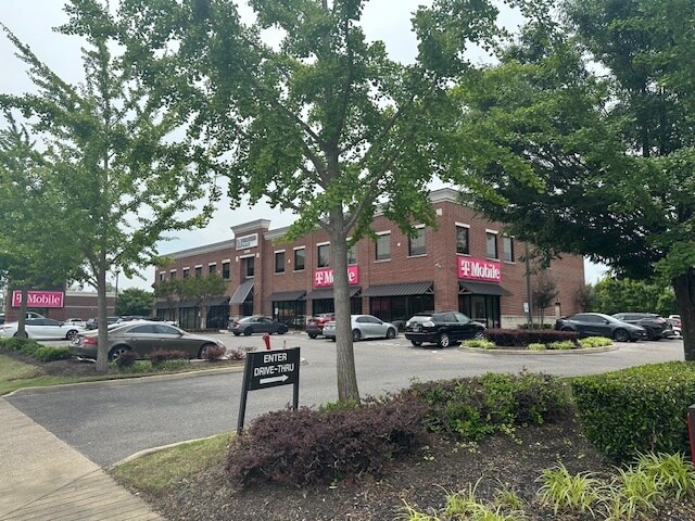 5299 Poplar Ave, Memphis, TN à louer - Photo de l’immeuble – Image 2 sur 9