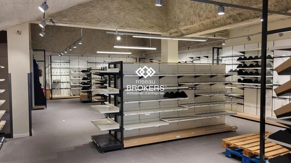 Local commercial dans Le Havre à louer - Photo de l’immeuble – Image 1 sur 2