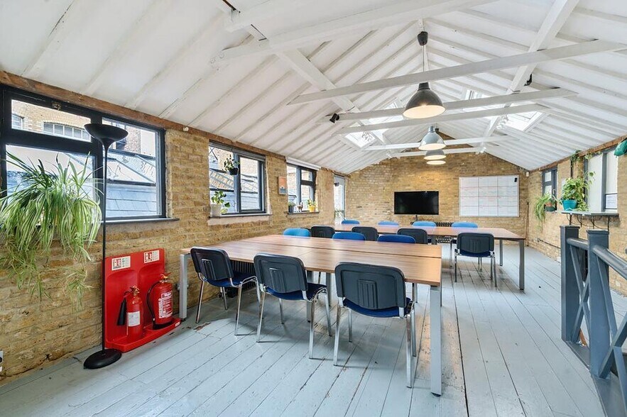 15 Hackney Rd, Londres à louer - Photo de l’immeuble – Image 2 sur 22