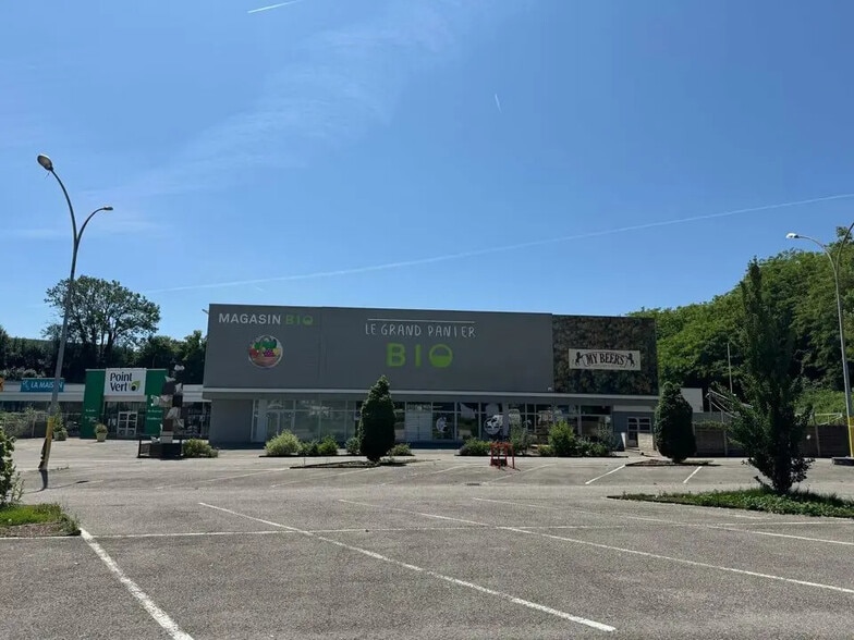 Local commercial dans Golbey à louer - Photo de l’immeuble – Image 2 sur 12