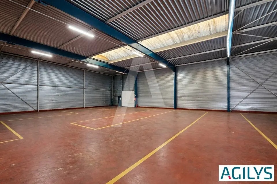 Local d'activités dans Lisses à vendre Photo intérieure– Image 1 sur 11