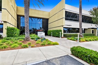 17701 Cowan, Irvine, CA à louer Photo intérieure– Image 2 sur 13