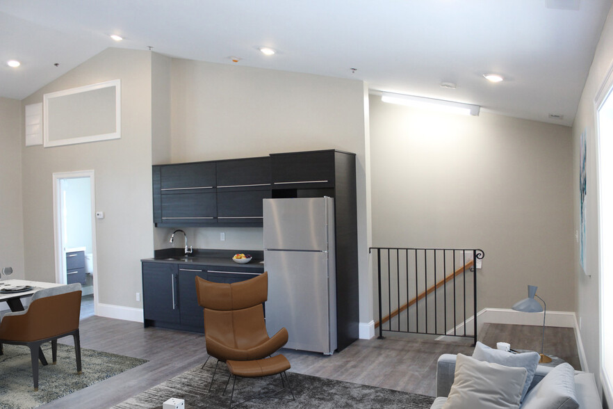 42 Felton St, Waltham, MA à vendre - Photo intérieure – Image 2 sur 29