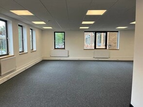 58 Station Rd, Harrow à louer Photo intérieure– Image 2 sur 7