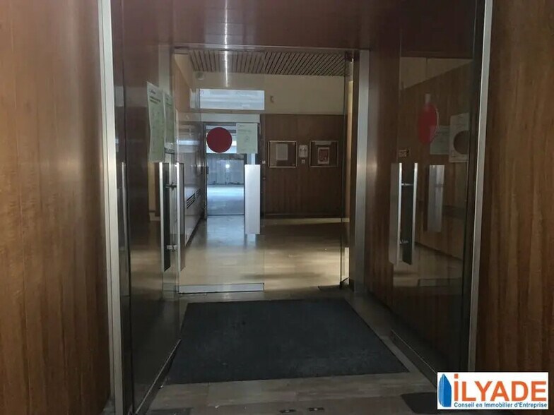 28 Rue Edouard Delanglade, Marseille à louer - Hall d’entrée – Image 2 sur 10