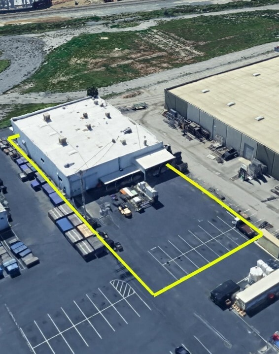 11310 Sherman Way, Sun Valley, CA à louer Photo de l’immeuble– Image 1 sur 5