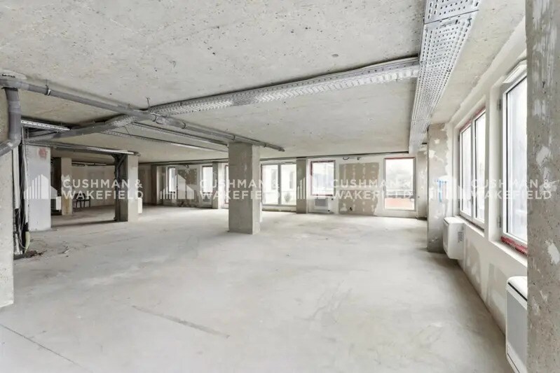 Bureau dans Suresnes à louer - Photo de l’immeuble – Image 3 sur 15