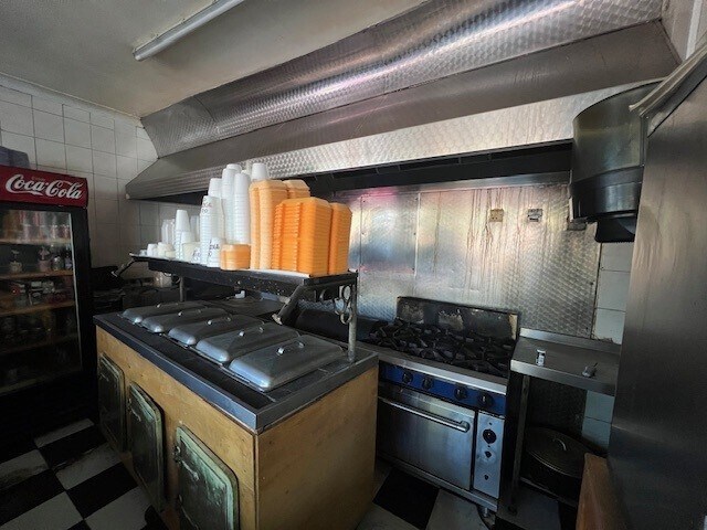 30-32 Lymington Avenue, Londres à louer - Photo de l’immeuble – Image 3 sur 5