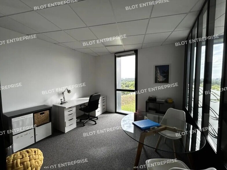 Bureau dans Saint-Herblain à louer - Photo de l’immeuble – Image 3 sur 9