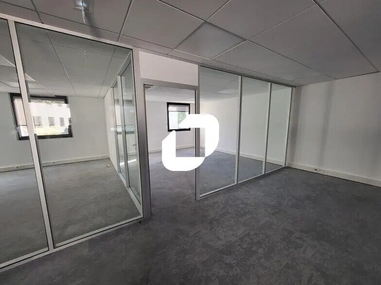 Bureau dans Saint-Gratien à louer - Photo de l’immeuble – Image 1 sur 20