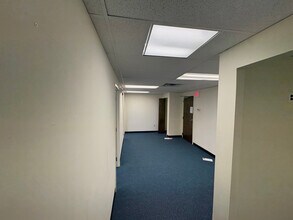 1101 N Kings Hwy, Cherry Hill, NJ à louer Photo intérieure– Image 1 sur 8