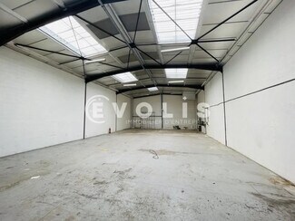 Plus de détails pour Bureau, Local d'activités à louer