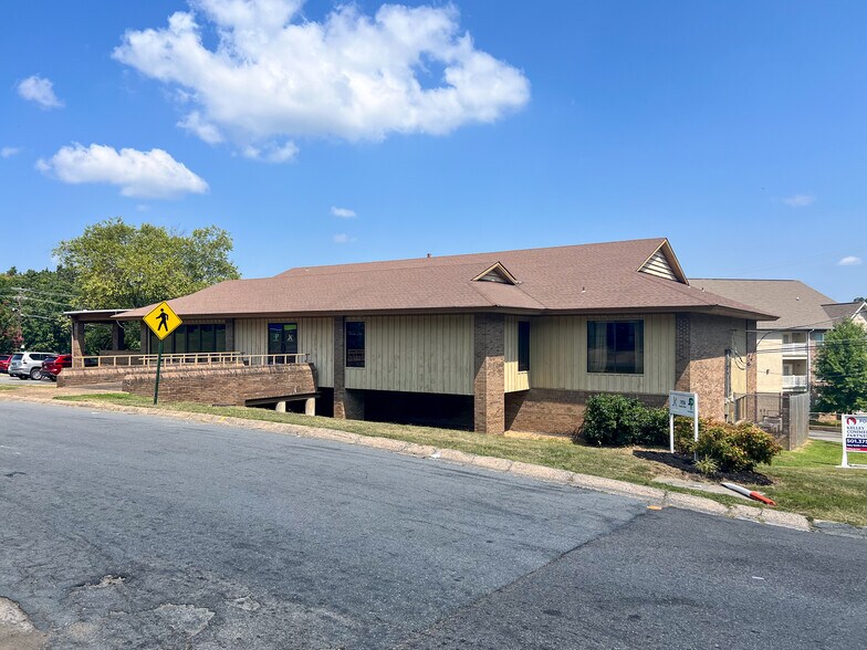 1924 Fendley Dr, North Little Rock, AR à vendre - Photo de l’immeuble – Image 1 sur 22