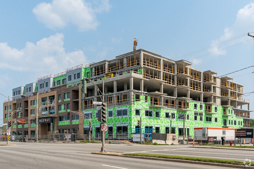 1101 Boul Wilfrid-Hamel, Québec, QC à louer - Photo de l’immeuble – Image 3 sur 5