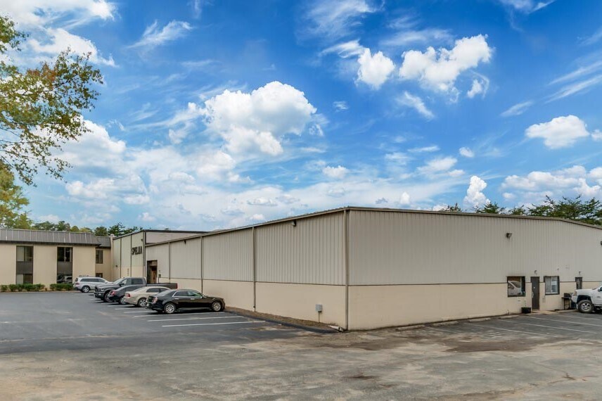 4900-4910 Quality Dr, Fredericksburg, VA à louer Photo de l’immeuble– Image 1 sur 8