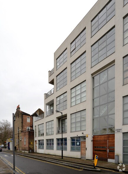 1 Bethwin Rd, Londres à vendre - Photo de l’immeuble – Image 2 sur 3
