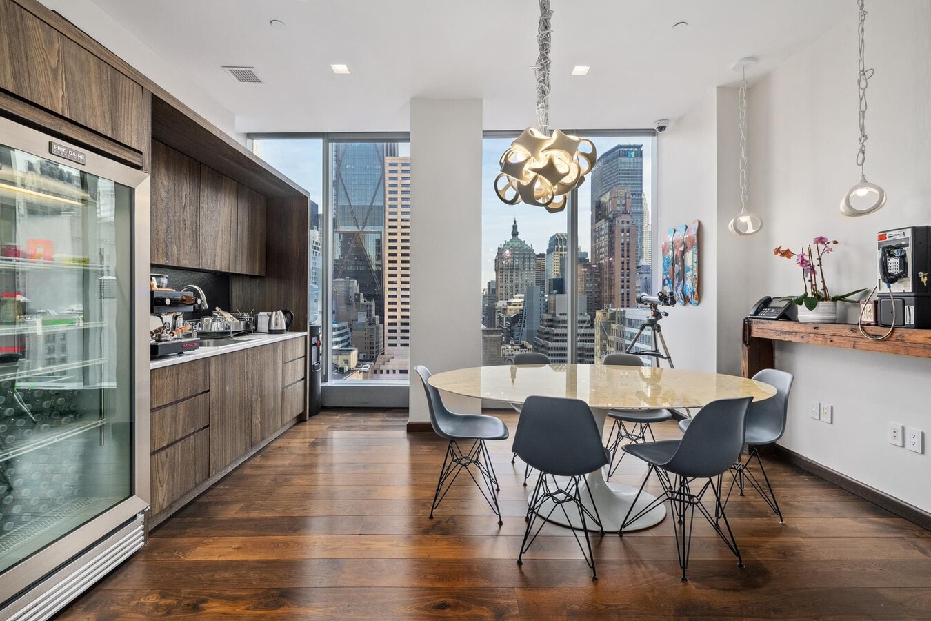 50 W 47th St, New York, NY 10036 - Lot 1808 -  - Photo intérieure - Image 1 of 16