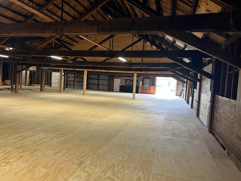 75 Cottage St, Middletown, NY à vendre - Photo intérieure – Image 3 sur 5