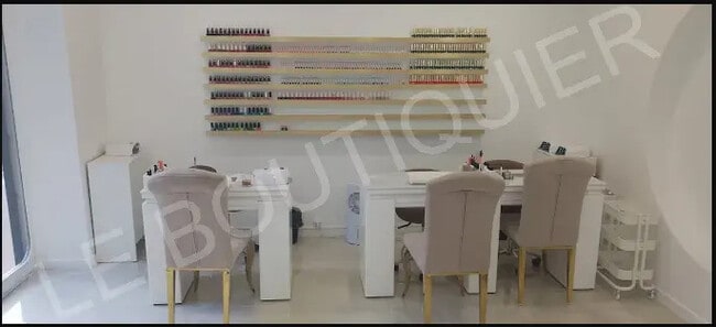 Plus de détails pour Local commercial à vendre