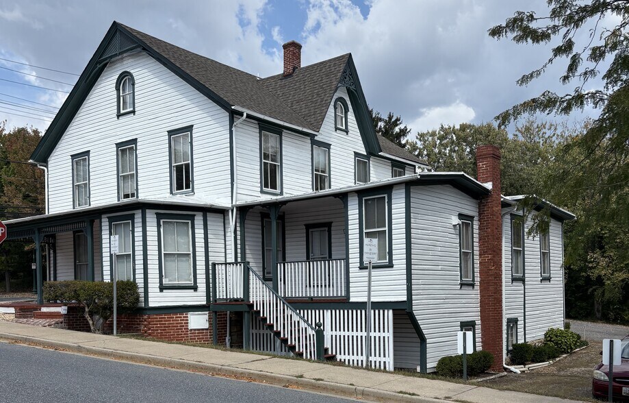 19401 Walter Johnson Rd, Germantown, MD à vendre - Photo de l’immeuble – Image 2 sur 9