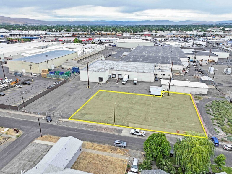 911 S 3rd St, Yakima, WA à louer - Aérien – Image 1 sur 6