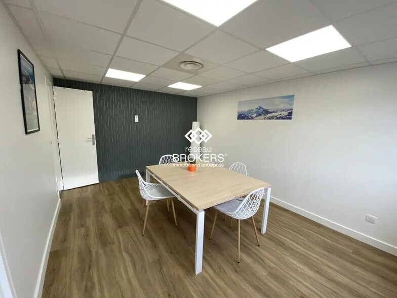 Local commercial dans Crolles à vendre - Photo intérieure – Image 3 sur 5