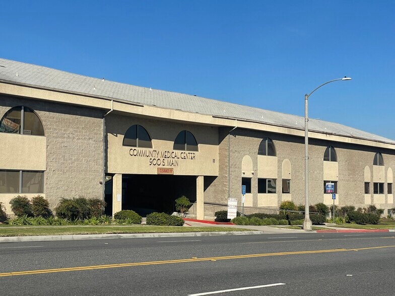 900 S Main St, Corona, CA à louer - Photo principale – Image 1 sur 15