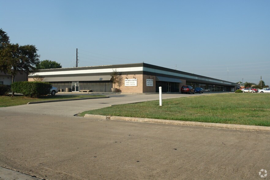 13645 Murphy Rd, Stafford, TX à louer - Photo de l’immeuble – Image 2 sur 4