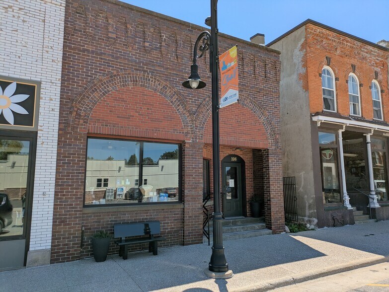 106 NE 2nd St, Stuart, IA à vendre - Photo de l’immeuble – Image 3 sur 25