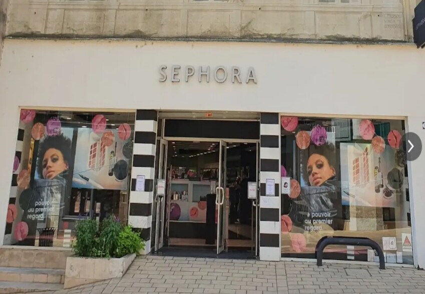 Local commercial dans Angoulême à louer - Photo de l’immeuble – Image 2 sur 2