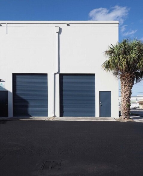 4700 N Dixie Hwy, Oakland Park, FL à louer - Photo de l’immeuble – Image 3 sur 14