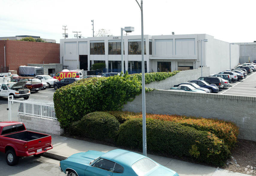 5425 Grosvenor Blvd, Los Angeles, CA à louer - Photo de l’immeuble – Image 1 sur 9