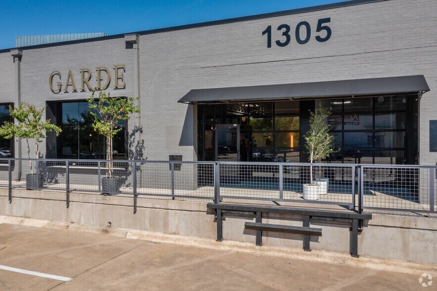 1305 Wycliff Ave, Dallas, TX à louer - Photo de l’immeuble – Image 3 sur 4