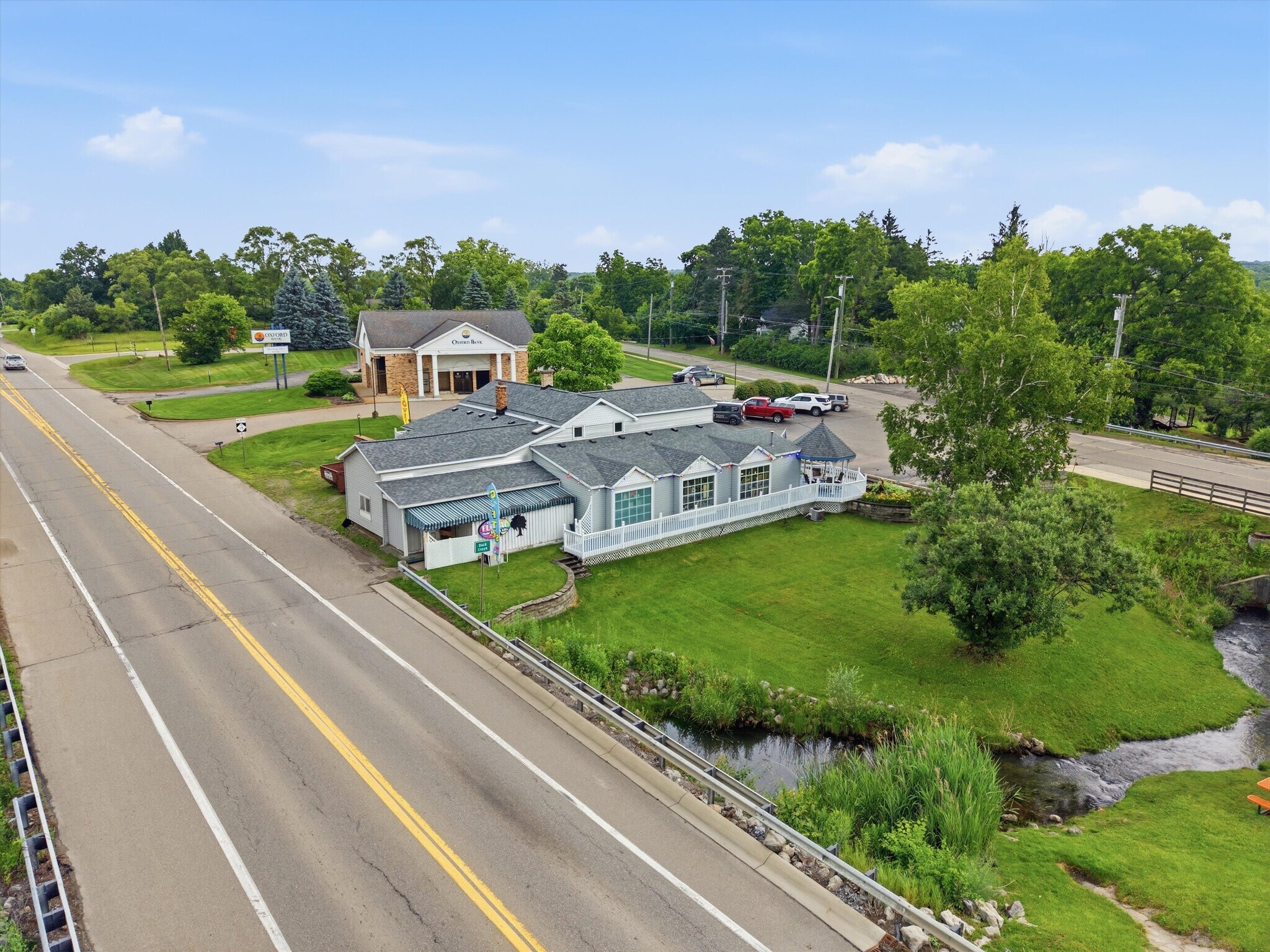 425 S Ortonville Rd, Ortonville, MI à vendre Photo de l’immeuble– Image 1 sur 38
