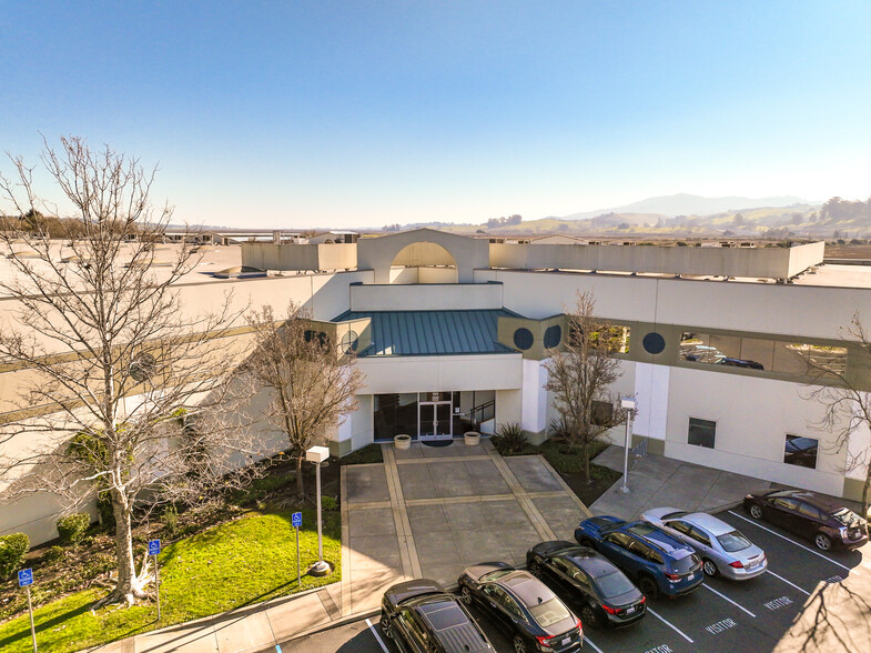 1450 Technology Ln, Petaluma, CA à louer - Photo de l’immeuble – Image 2 sur 4