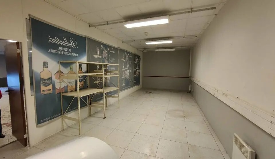 Local d’activités dans Le Petit-Quevilly à louer - Photo de l’immeuble – Image 3 sur 7