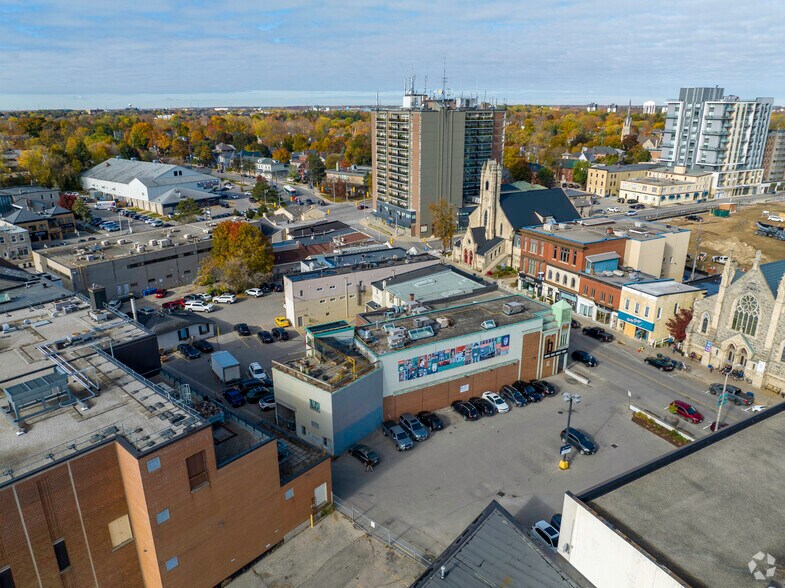 27 Quebec St, Guelph, ON à louer - Aérien – Image 2 sur 2