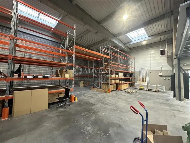 Industriel/Logistique dans Avelin à louer - Photo de l’immeuble – Image 3 sur 11