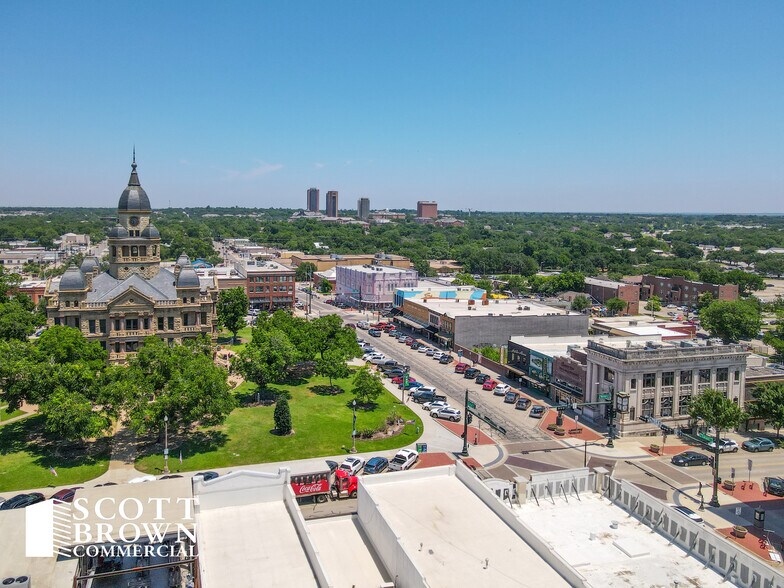100 N Locust St, Denton, TX à louer - Photo de l’immeuble – Image 3 sur 7