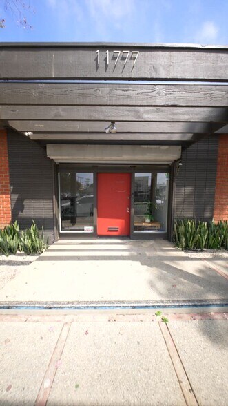 11777 Mississippi Ave, Los Angeles, CA à louer - Vidéo sur l’annonce professionnelle – Image 2 sur 22