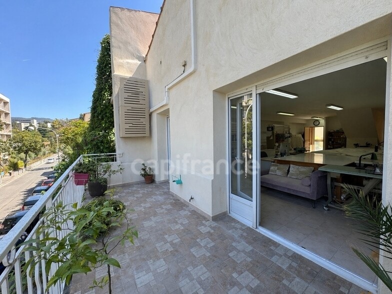 Local commercial dans Nice à vendre - Photo de l’immeuble – Image 2 sur 33
