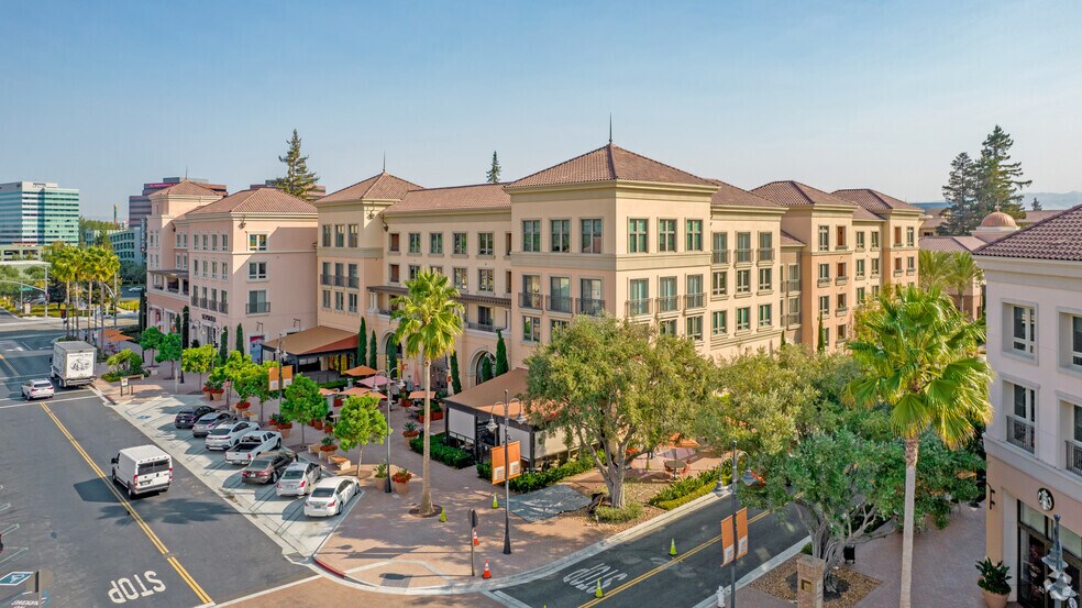 Bowers Ave, Santa Clara, CA à louer - Photo de l’immeuble – Image 3 sur 8