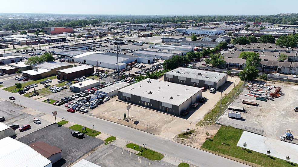 7624-7630 E 46th Pl, Tulsa, OK à louer - Photo de l’immeuble – Image 3 sur 9