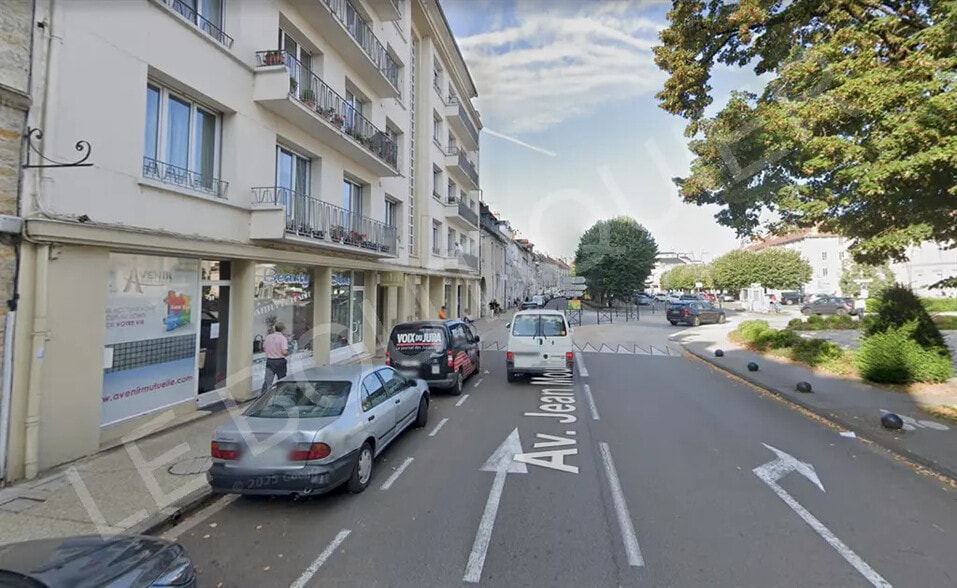 Local commercial dans Lons-le-Saunier à vendre - Photo de l’immeuble – Image 2 sur 3